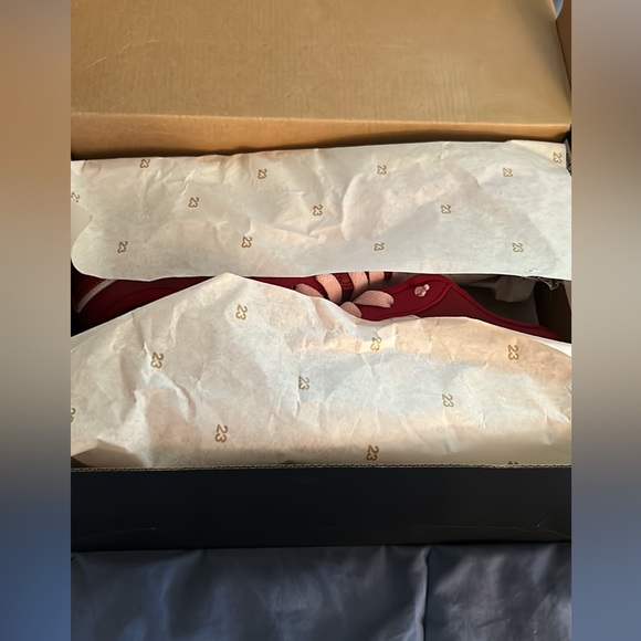 Jordan 1 low Cardinal red - Picture 2 of 9